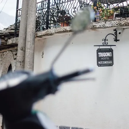 Hostel Trigona & *