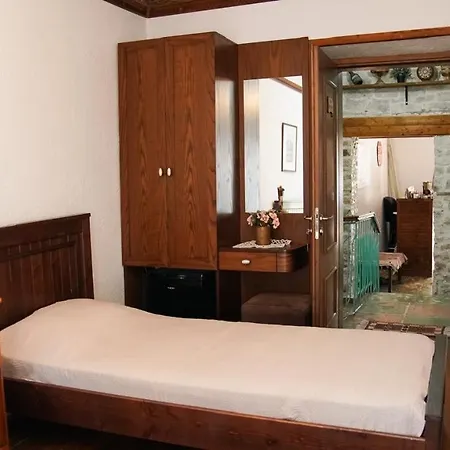 Trigona & * Gjirokaster