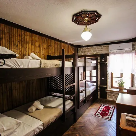 Hostal Trigona & Gjirokastër