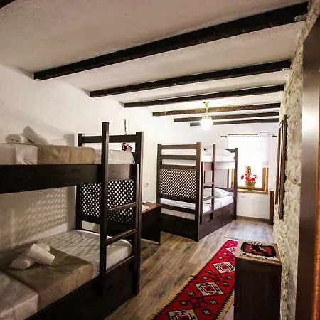 Hostal Trigona & Gjirokastër