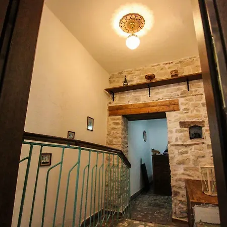 Trigona & Hostal Gjirokastër