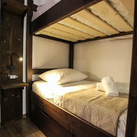 Hostel Trigona & Gjirokastra