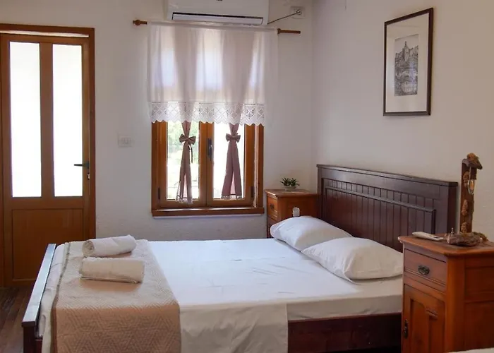 Trigona Guest House&hostel Gjirokastër