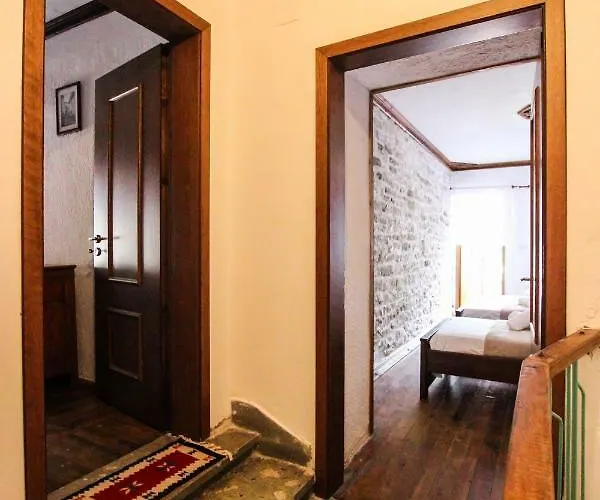 Auberge de jeunesse Trigona Guest House&hostel Gjirokastër